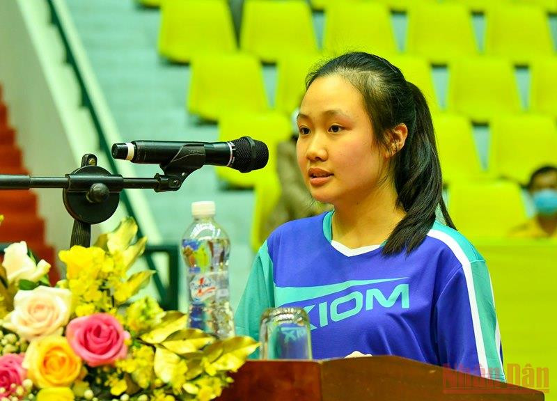 Cô gái Hải Dương 17 tuổi nhận vương miện Hoa khôi bóng bàn Việt Nam